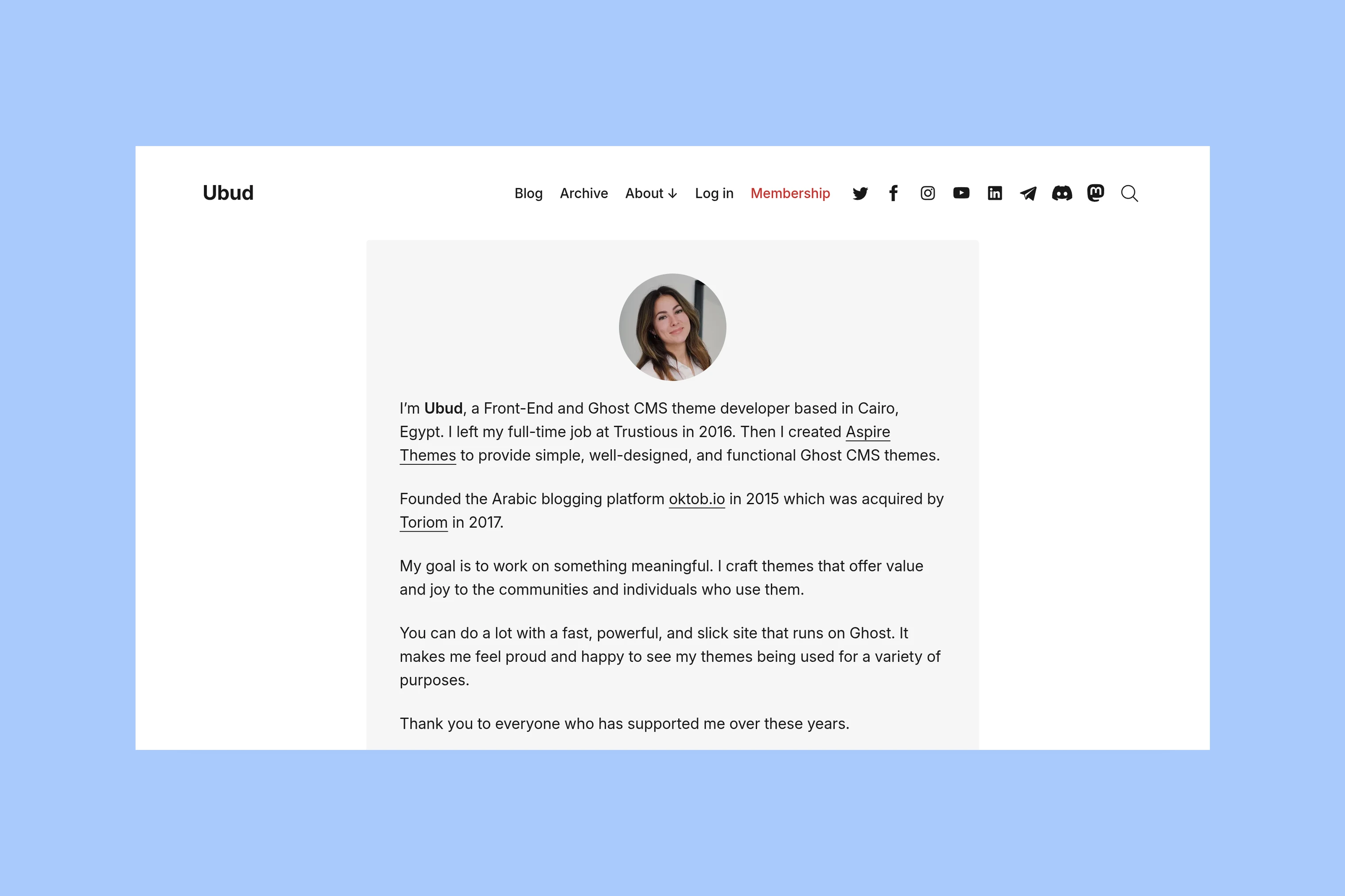 Ubud circle homepage style with a centered portrait and introduction